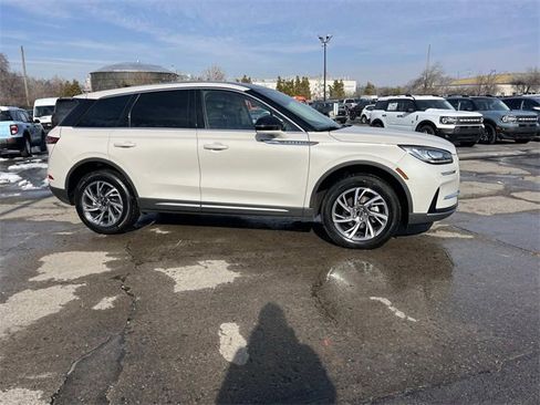 Used 2023 Lincoln Corsair AWD w/ Equipment Group 101A image 2