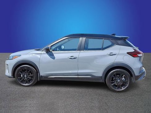 Used 2023 Nissan Kicks SR w/ SR Premium Package FWD image 7