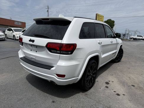 Used 2019 Jeep Grand Cherokee Altitude RWD image 5