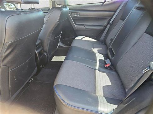 Used 2018 Toyota Corolla SE w/ SE Premium Package FWD image 15