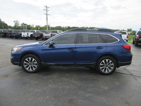 Used 2016 Subaru Outback 3.6R Limited AWD/4WD image 9