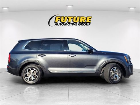 Used 2021 Kia Telluride EX image 3
