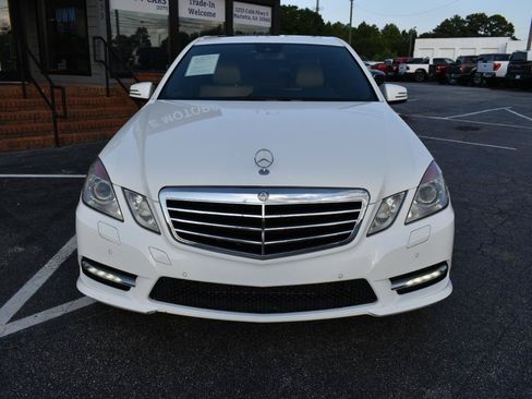 Used 2013 Mercedes-Benz E 550 4MATIC Sedan image 3