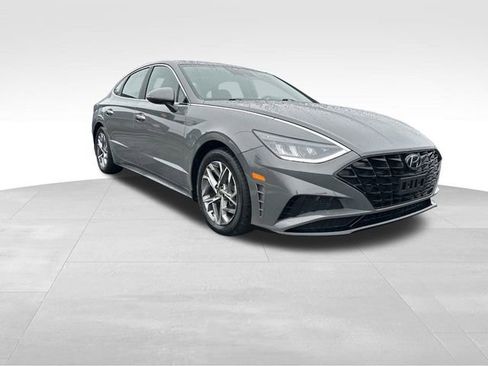 Used 2022 Hyundai Sonata SEL w/ Convenience Package image 4