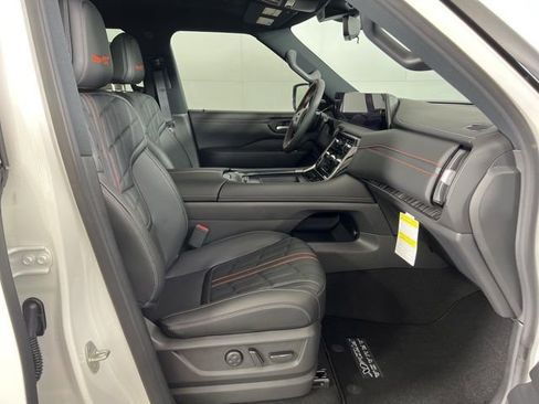 New 2026 Nissan Armada PRO-4X AWD/4WD image 12