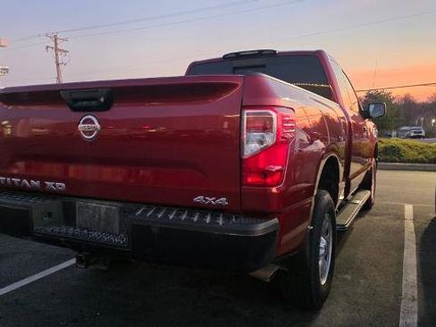 Used 2017 Nissan Titan S image 4