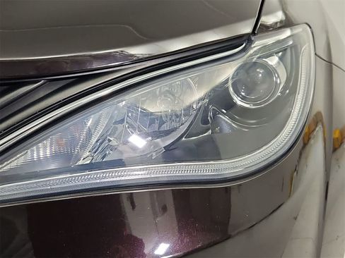 Used 2018 Chrysler Pacifica Touring Plus image 10