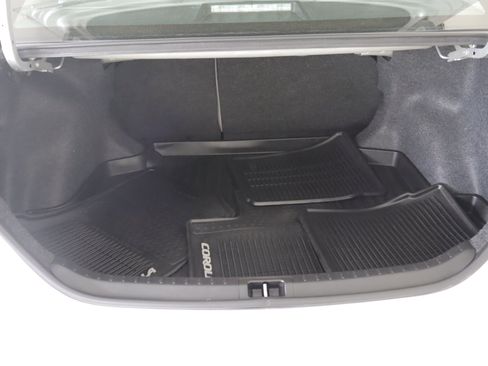 Used 2016 Toyota Corolla LE FWD image 19