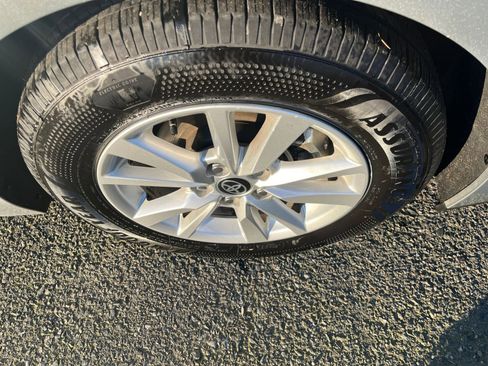 Used 2025 Toyota Camry LE image 30