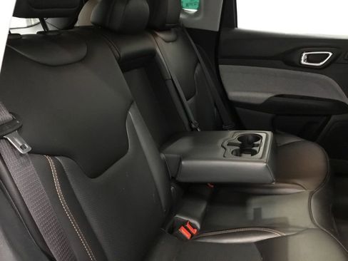 Used 2022 Jeep Compass Latitude w/ Sun and Sound Group AWD/4WD image 37