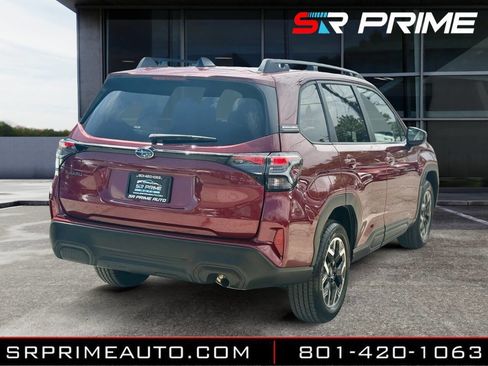 Used 2025 Subaru Forester Premium image 3