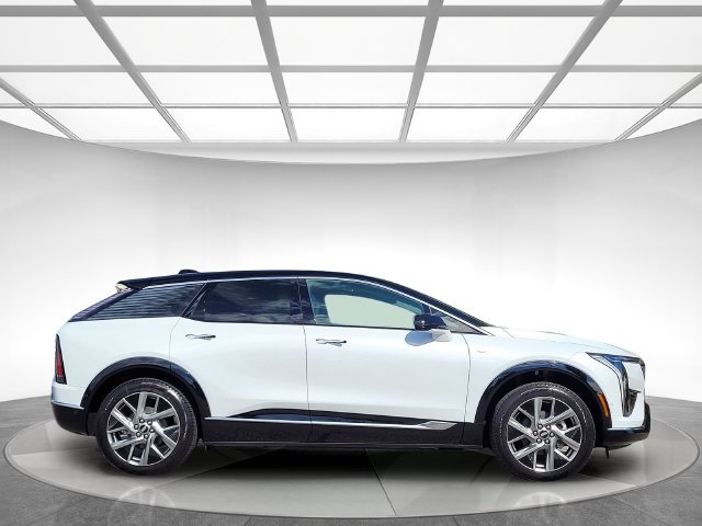 New 2027 Cadillac Optiq Premium Luxury w/ LPO, Floor Liner Package AWD/4WD image 3