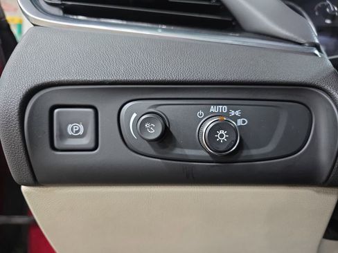 Used 2020 Buick Enclave Essence w/ Sound and Sites Package image 27