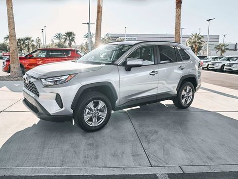 Used 2025 Toyota RAV4 XLE w/ Weather Package AWD/4WD image 4