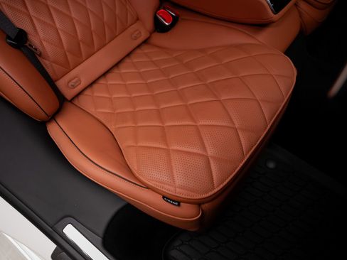 Used 2023 Mercedes-Benz S 580 4MATIC Sedan w/ 3D Technology Package image 64