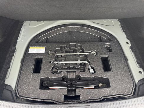 Used 2021 Toyota Corolla LE image 17