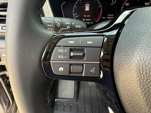 New 2025 Honda Pilot Touring image 18