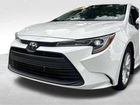 Used 2023 Toyota Corolla LE w/ LE Convenience Package FWD image 9