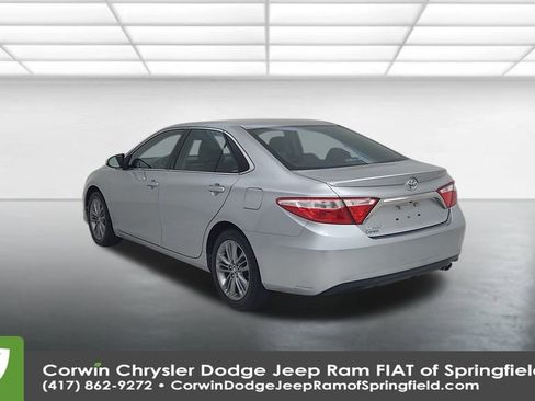 Used 2016 Toyota Camry SE image 11