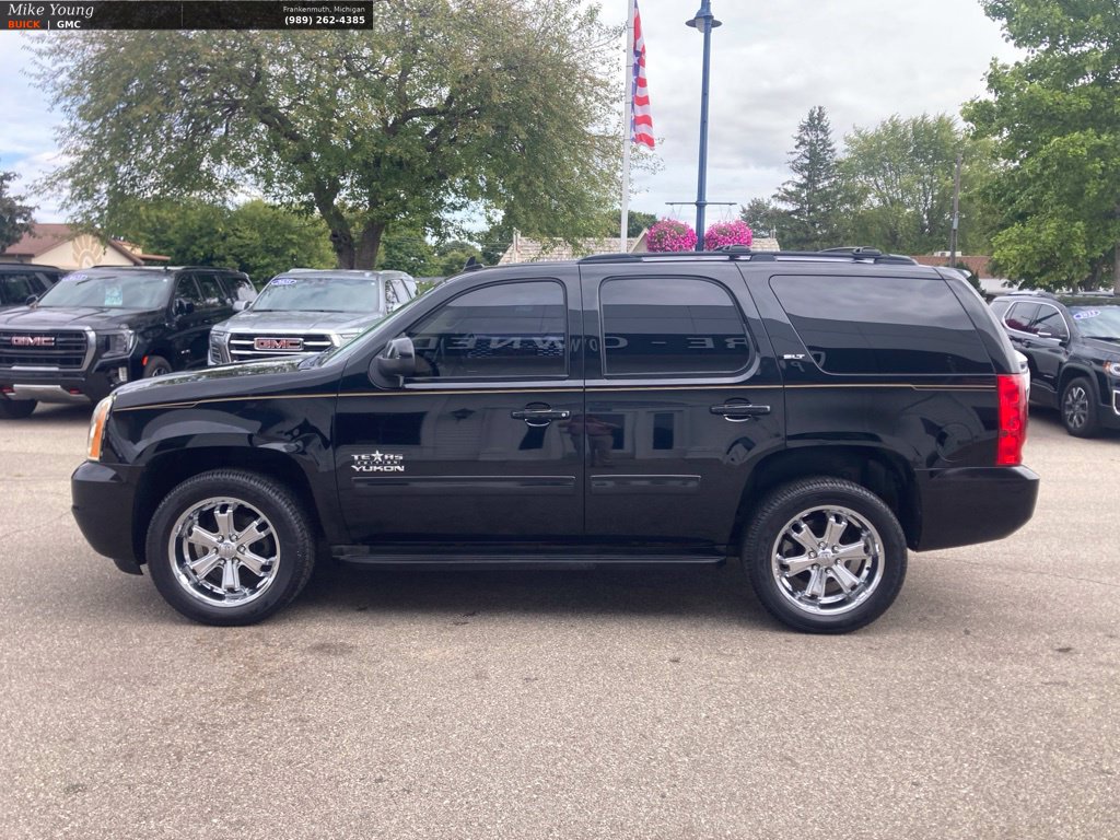 Used 2011 GMC Yukon SLT w/ SLT-2 Equipment Package AWD/4WD image 8