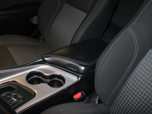 Used 2023 Dodge Challenger SXT RWD image 71