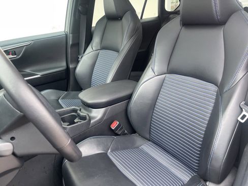 Used 2020 Toyota RAV4 XSE image 12