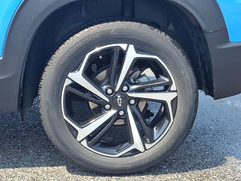 Used 2023 Chevrolet TrailBlazer RS w/ Convenience Package AWD/4WD image 9