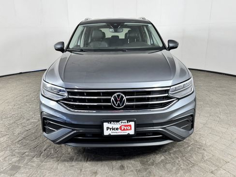 Used 2022 Volkswagen Tiguan SE image 2