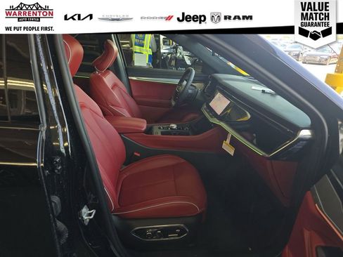 Used 2024 Jeep Wagoneer Limited AWD/4WD image 5