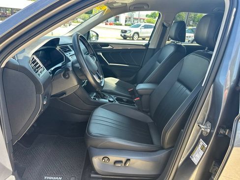 Used 2024 Volkswagen Tiguan SE AWD/4WD image 13