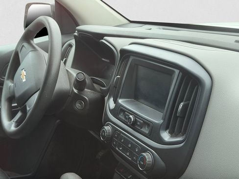 Used 2018 Chevrolet Colorado W/T AWD/4WD image 6