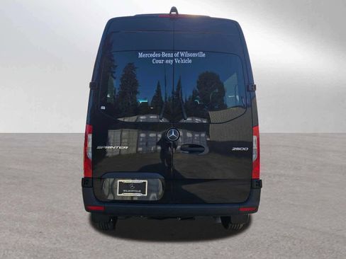 Used 2025 Mercedes-Benz Sprinter 2500 image 4