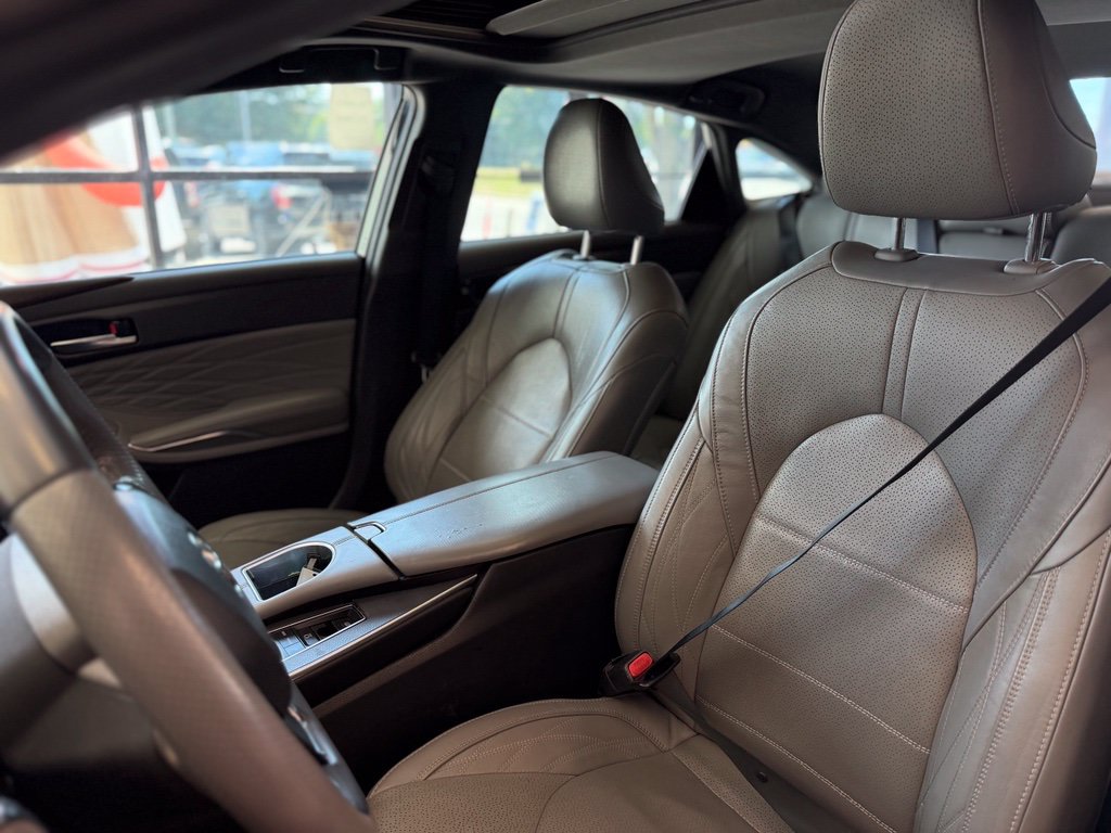Used 2019 Toyota Avalon Limited FWD image 8