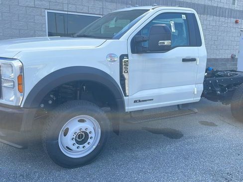 Used 2024 Ford F550 4x4 Regular Cab Super Duty image 5