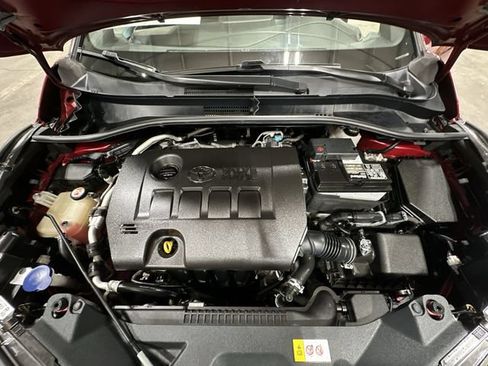 Used 2018 Toyota C-HR XLE FWD image 22