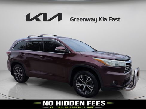 Used 2016 Toyota Highlander XLE AWD/4WD image 1