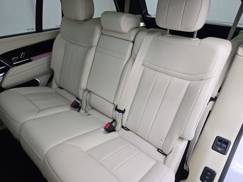 Used 2025 Land Rover Range Rover Long Wheelbase SE image 15