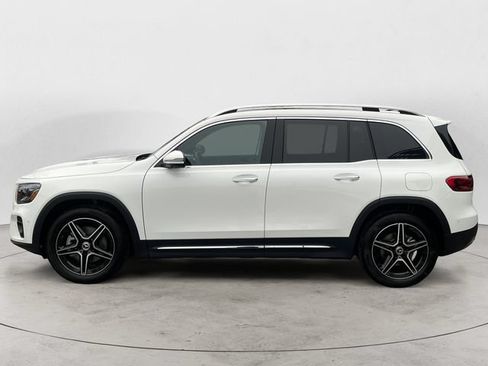 Used 2026 Mercedes-Benz GLB 250 4MATIC image 2