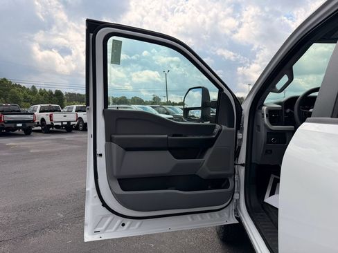 New 2026 Ford F250 XL AWD/4WD image 18