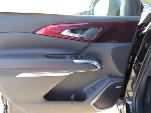 New 2026 Chevrolet Traverse Z71 w/ Enhanced Driving Package AWD/4WD image 18