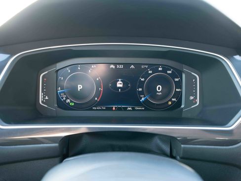 Used 2024 Volkswagen Tiguan SEL R-Line image 16