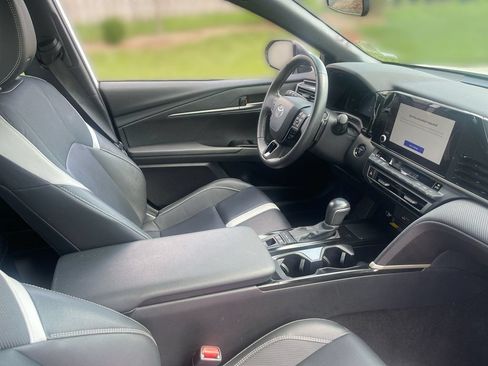Used 2025 Toyota Camry SE FWD image 36