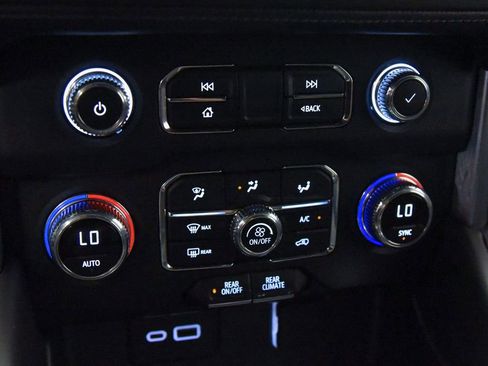 Used 2024 GMC Yukon SLE AWD/4WD image 21
