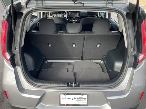 Used 2023 Kia Soul LX w/ LX Technology Package image 34