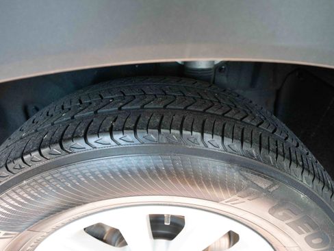 Used 2024 Toyota Grand Highlander XLE image 31