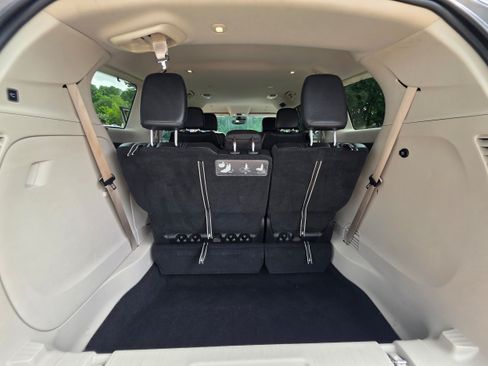 Used 2021 Chrysler Pacifica Touring-L FWD image 26