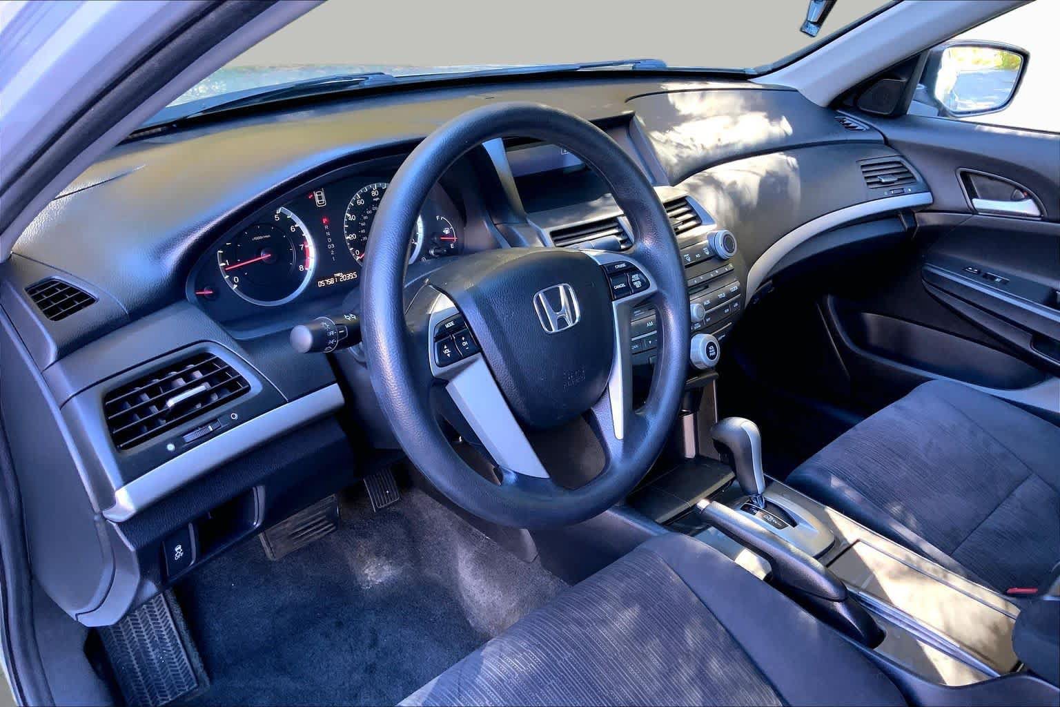 Used 2011 Honda Accord LX-P image 17