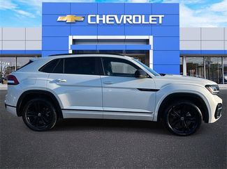 Used 2023 Volkswagen Atlas Cross Sport SEL R-Line video 2