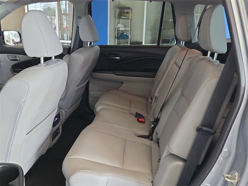 Used 2018 Honda Pilot Touring image 23