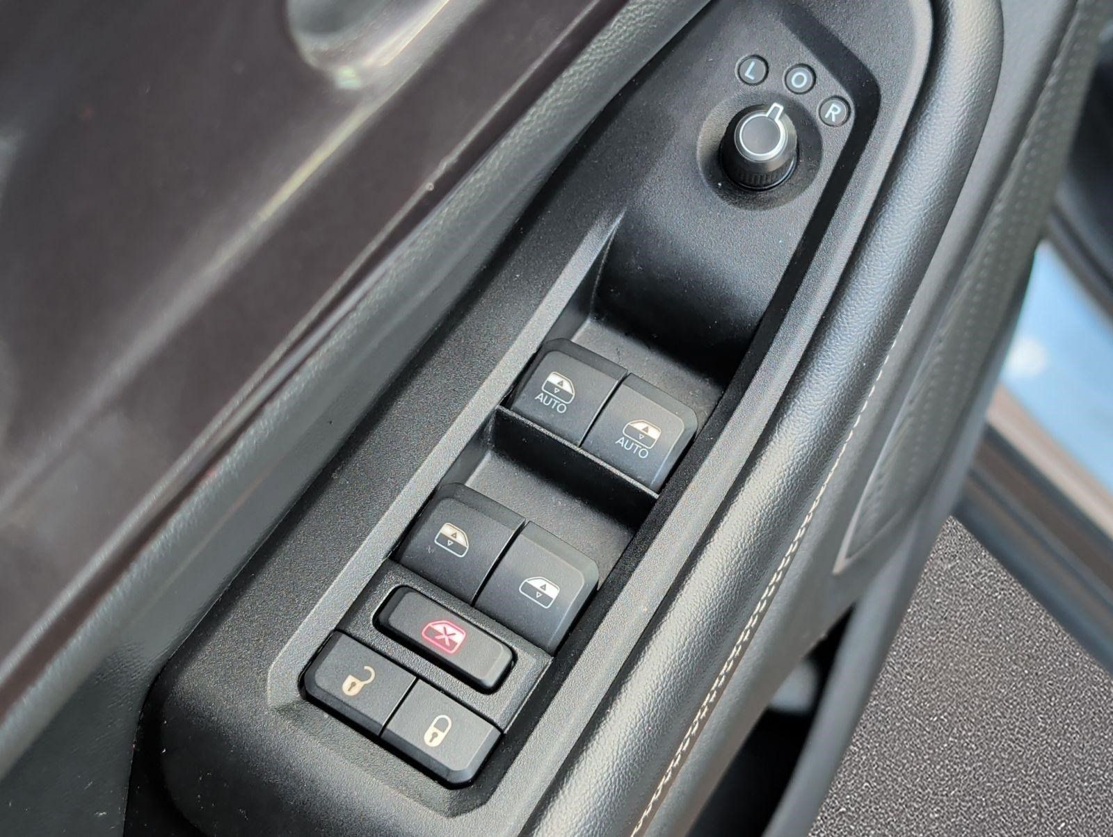 Used 2022 Jeep Grand Cherokee L Laredo RWD image 9